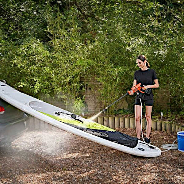 Cleaning with Battery Washer 18V 2Ah BCPC18D1-QW Set